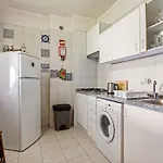 Near - Family - Sleeps 4 - Wifi - Parking