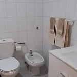 Near - Family - Sleeps 4 - Wifi - Parking *