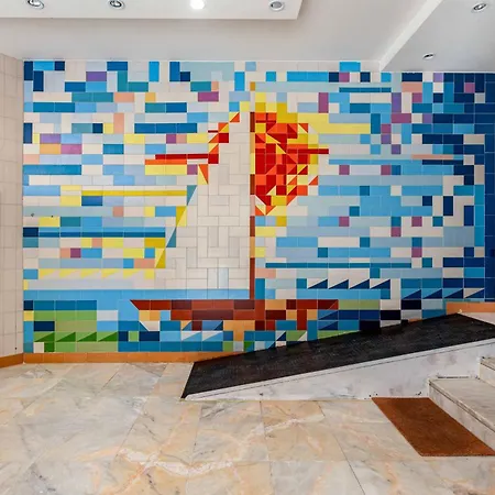 Remarkable 1 Bedroom Apartment *