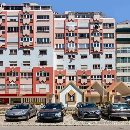 Remarkable 1 Bedroom * Costa da Caparica